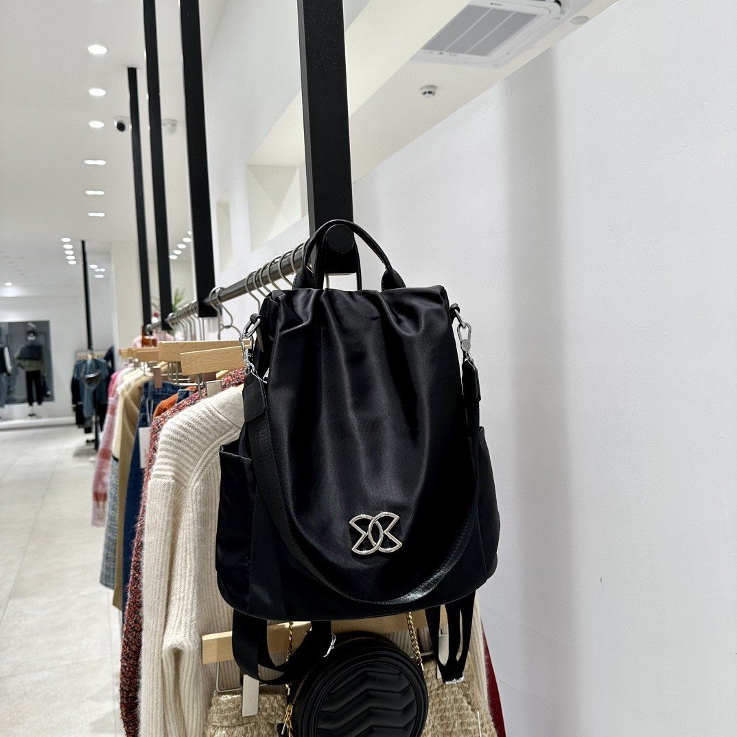 Lauren | Waterproof Travel Backpack